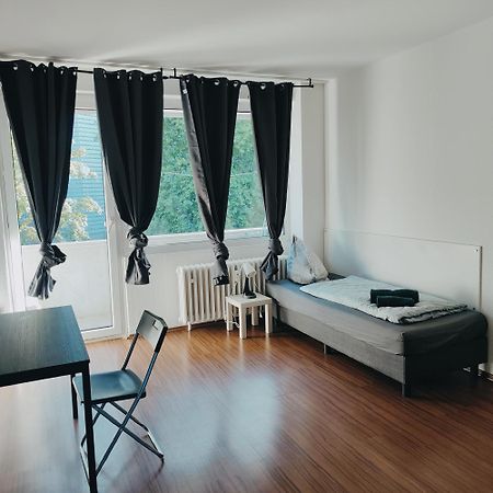 Ferienwohnung Monteurwohnung Messewohnung Duisburg Sued Grenze Duesseldorf 6 Personen Dış mekan fotoğraf